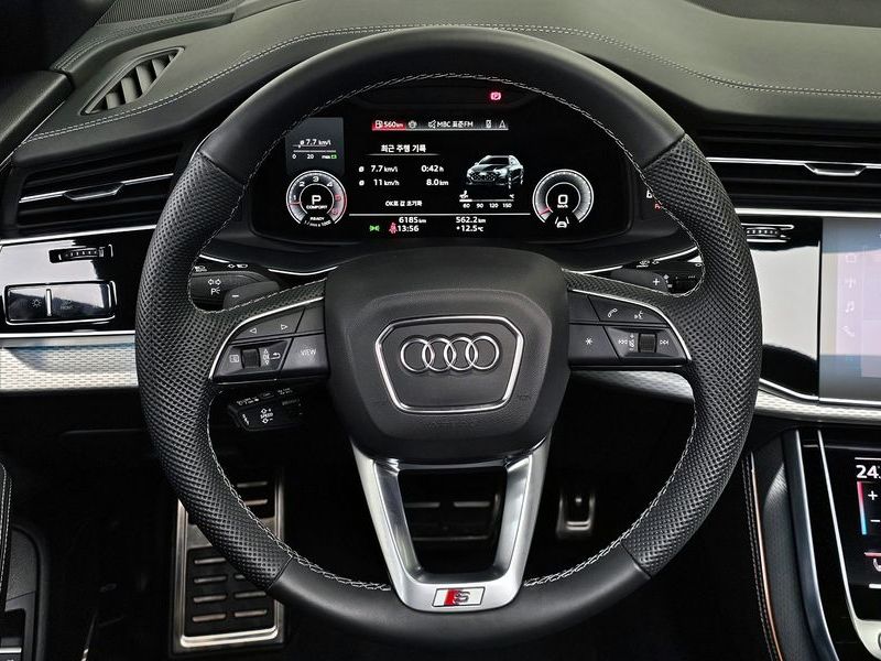 2025 Audi Q8 50 TDI Quattro Premium photo 13