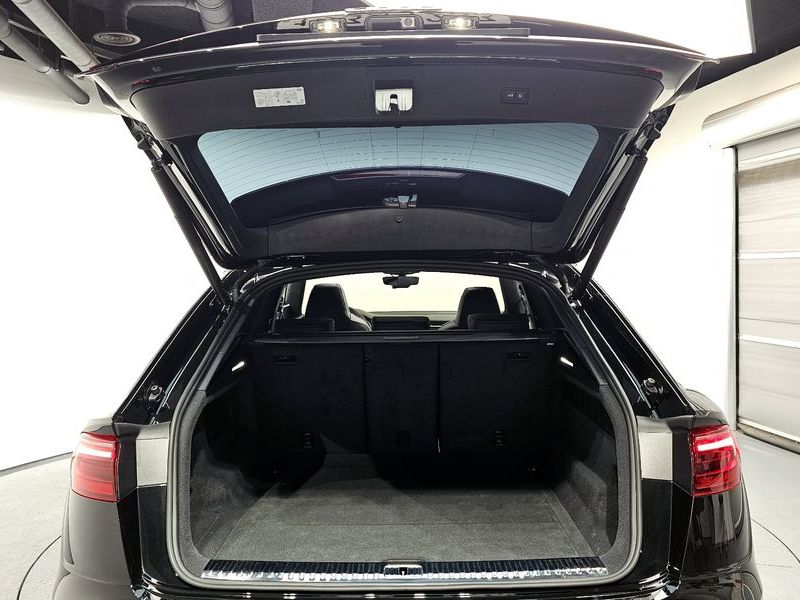 2025 Audi Q8 50 TDI Quattro Premium photo 20