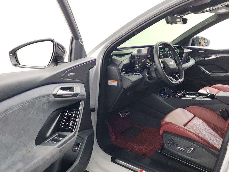 2025 Audi Q6 e-tron Quattro photo 10