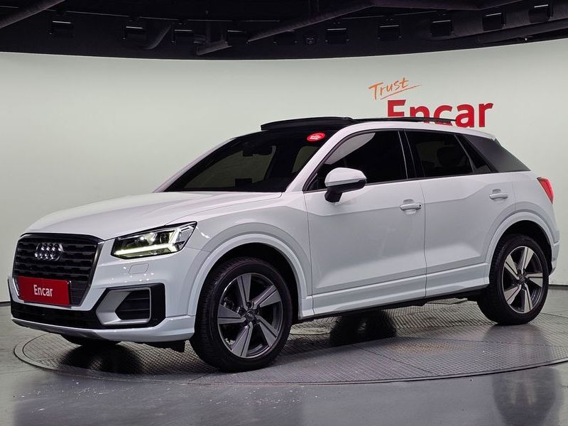 2020 Audi Q2 35 TDI Premium photo 1