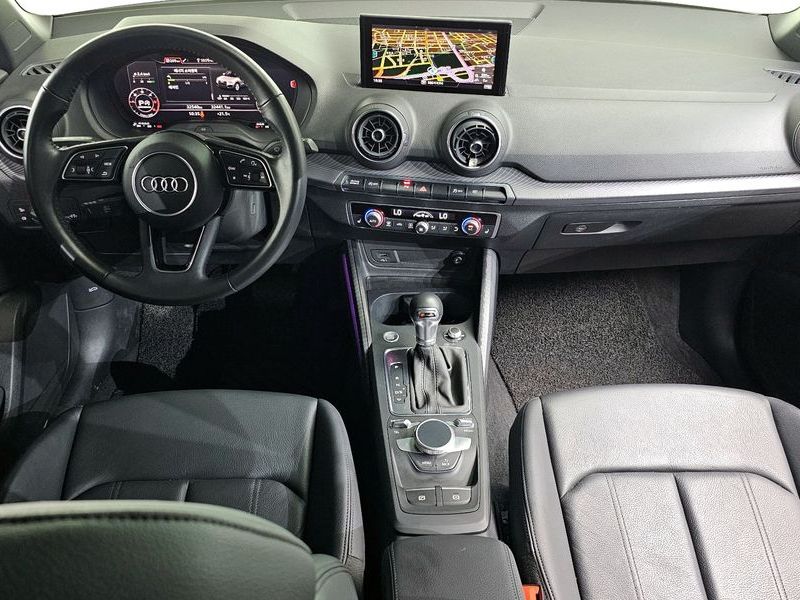 2020 Audi Q2 35 TDI Premium photo 7