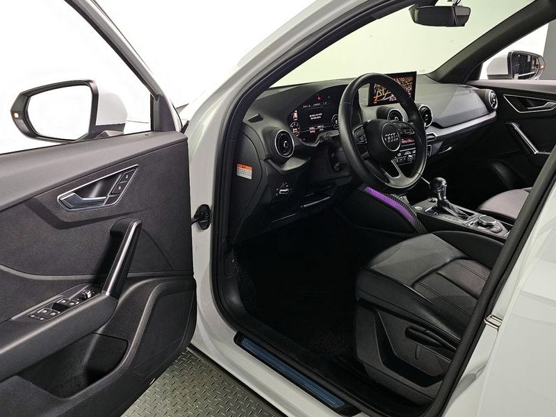2020 Audi Q2 35 TDI Premium photo 10