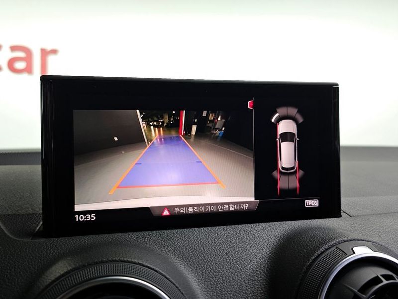 2020 Audi Q2 35 TDI Premium photo 14