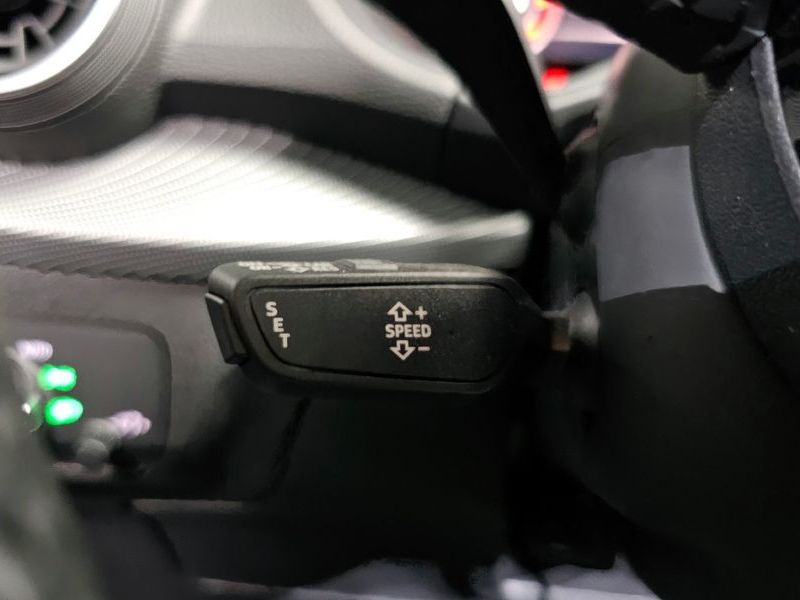 2020 Audi Q2 35 TDI Premium photo 18