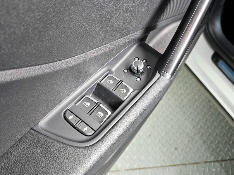 2020 Audi Q2 35 TDI Premium photo 27