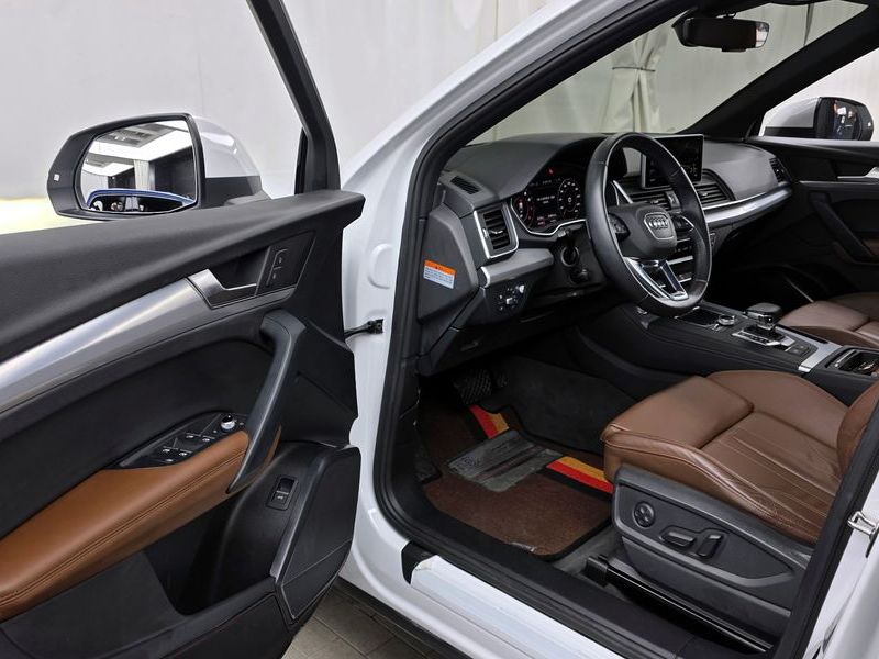 2020 Audi Q5 45 TFSI Quattro Premium photo 10