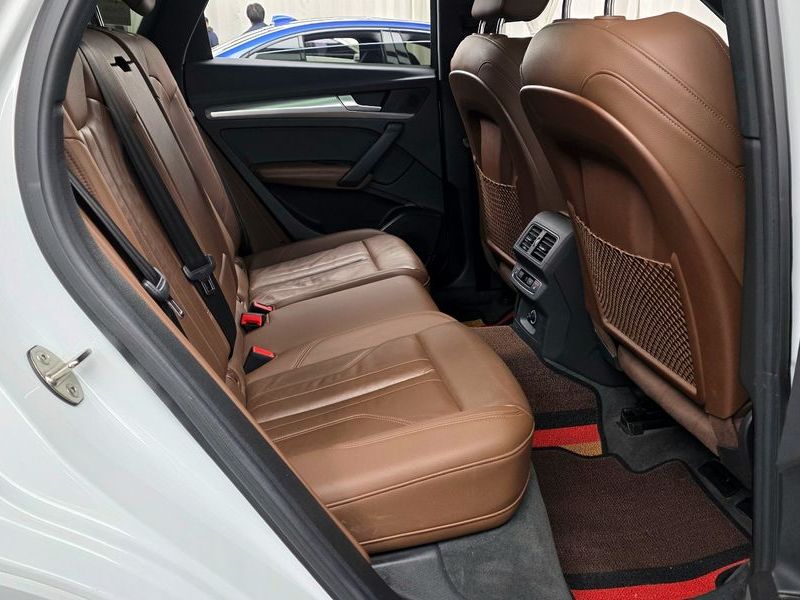2020 Audi Q5 45 TFSI Quattro Premium photo 12