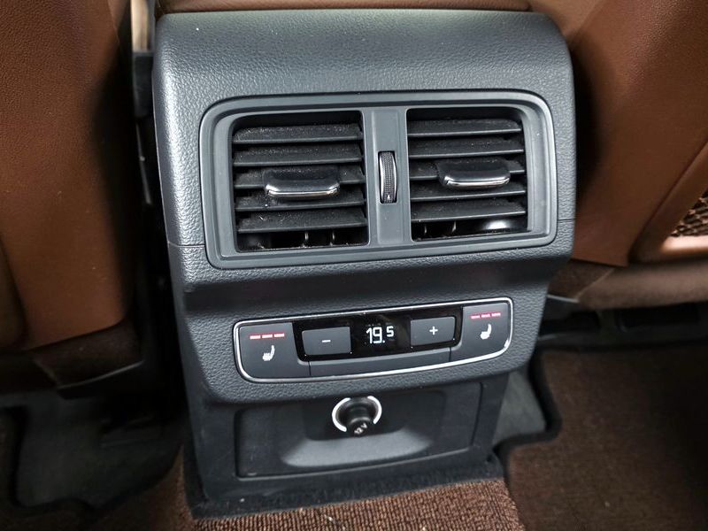 2020 Audi Q5 45 TFSI Quattro Premium photo 18