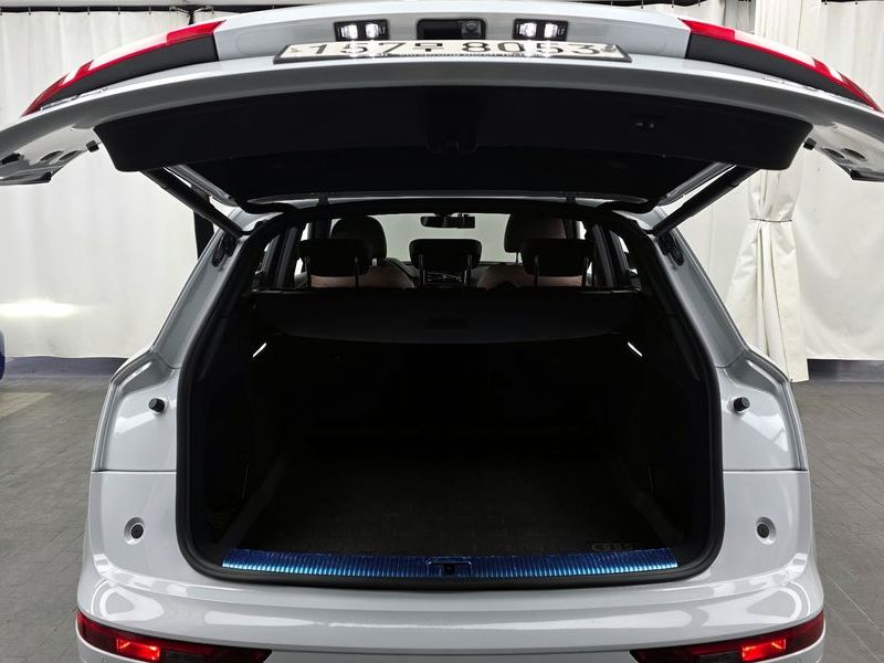 2020 Audi Q5 45 TFSI Quattro Premium photo 20