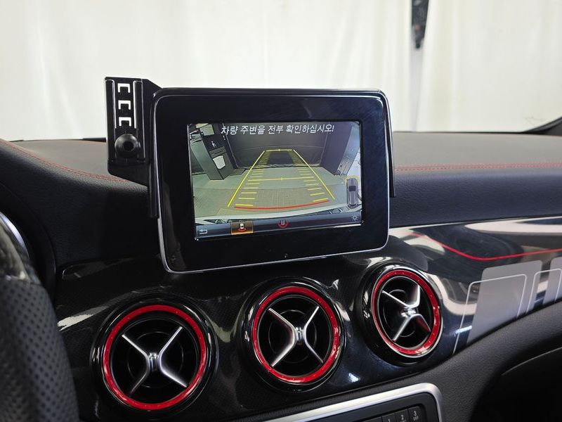 2019 Mercedes-Benz A-Class GLA45 AMG 4MATIC photo 14