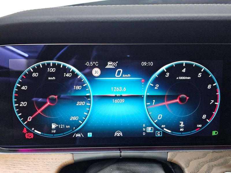 2022 Mercedes-Benz E-Class E250 Exclusive photo 8