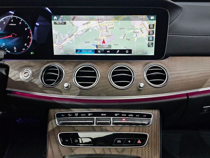 2022 Mercedes-Benz E-Class E250 Exclusive photo 12