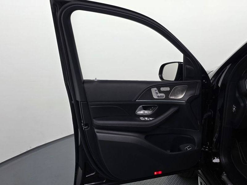 2025 Mercedes-Benz S-Class GLS450d 4MATIC photo 24