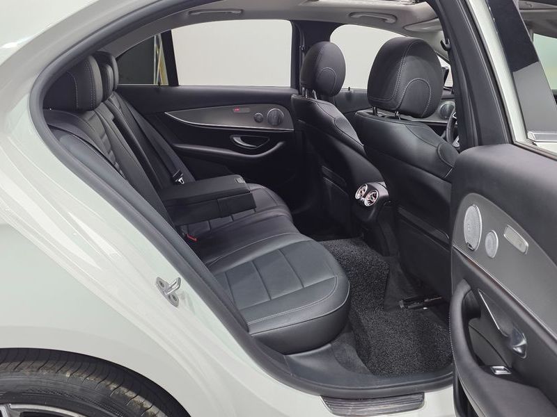2019 Mercedes-Benz E-Class E300 AMG Line photo 11