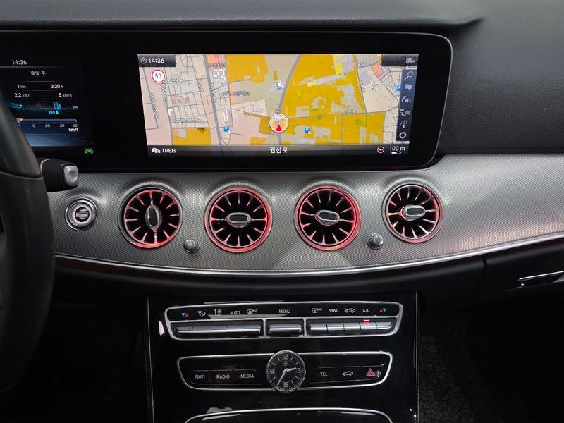 2019 Mercedes-Benz E-Class E300 AMG Line photo 13