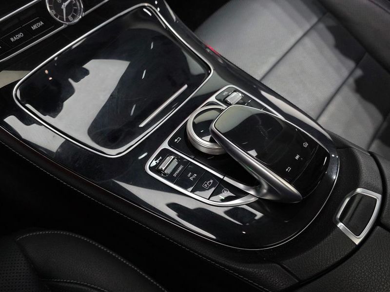 2019 Mercedes-Benz E-Class E300 AMG Line photo 19