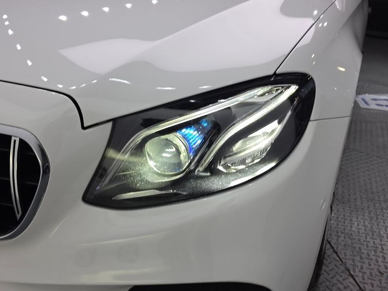 2019 Mercedes-Benz E-Class E300 AMG Line photo 22
