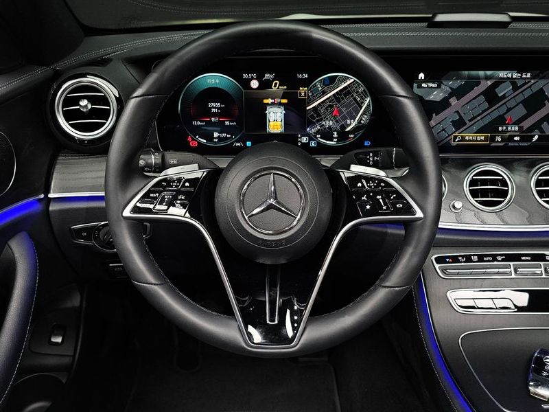 2023 Mercedes-Benz E-Class E250 AMG Line photo 14