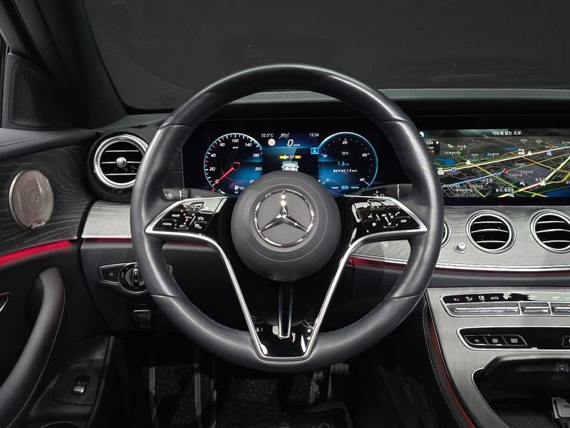 2022 Mercedes-Benz E-Class E350 4MATIC Avantgarde photo 12