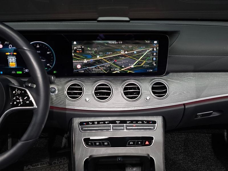 2022 Mercedes-Benz E-Class E350 4MATIC Avantgarde photo 13