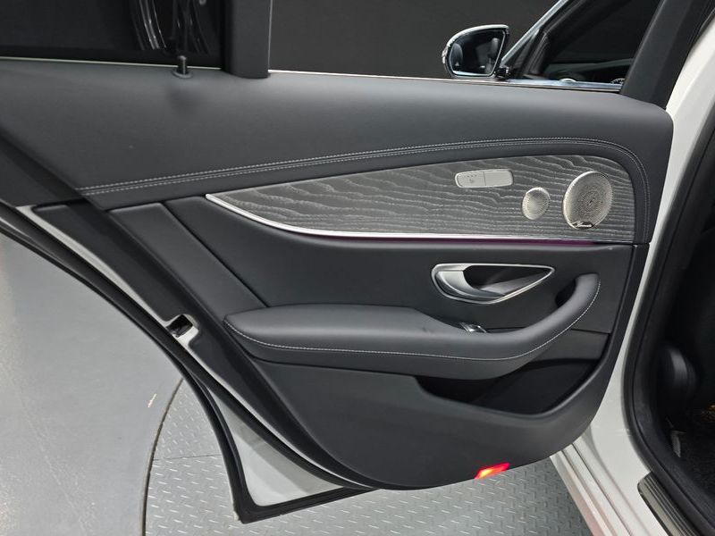 2022 Mercedes-Benz E-Class E350 4MATIC Avantgarde photo 25