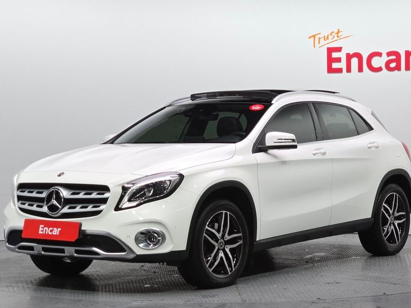 2019 Mercedes-Benz A-Class GLA220 photo 1