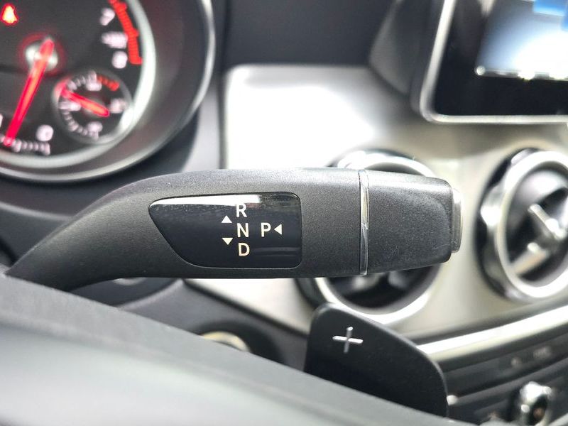 2019 Mercedes-Benz A-Class GLA220 photo 9