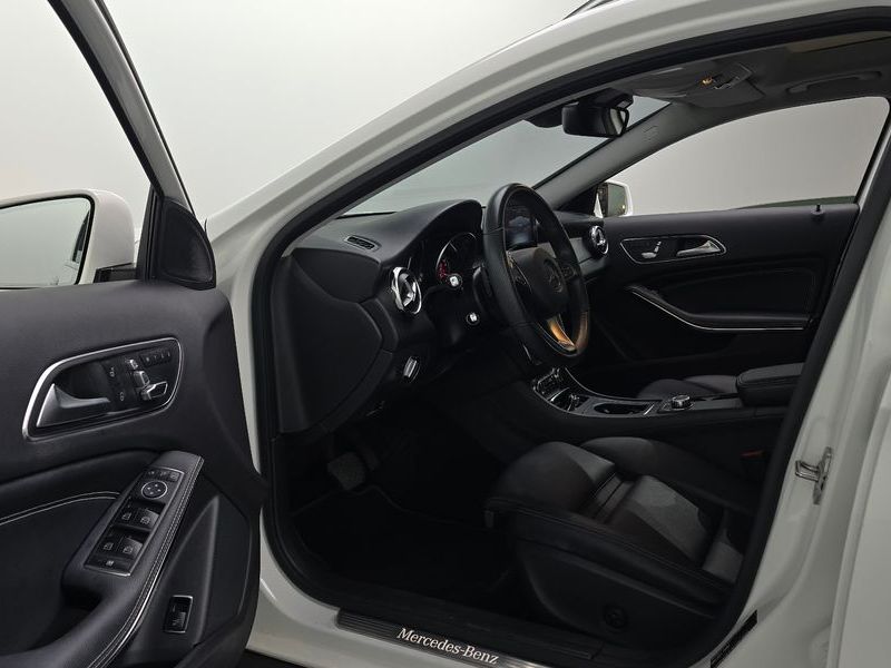 2019 Mercedes-Benz A-Class GLA220 photo 10