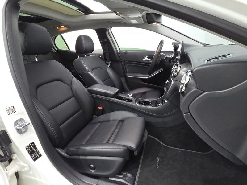 2019 Mercedes-Benz A-Class GLA220 photo 11