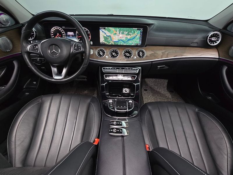 2018 Mercedes-Benz E-Class E300 4MATIC Exclusive photo 7