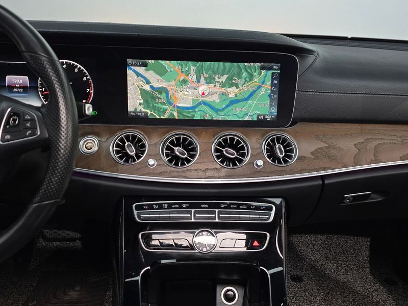 2018 Mercedes-Benz E-Class E300 4MATIC Exclusive photo 15