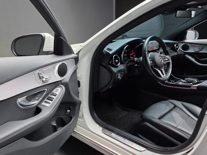 2020 Mercedes-Benz C-Class C220 d 4MATIC photo 10