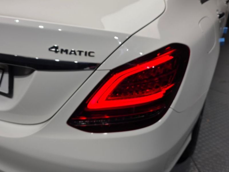 2020 Mercedes-Benz C-Class C220 d 4MATIC photo 23