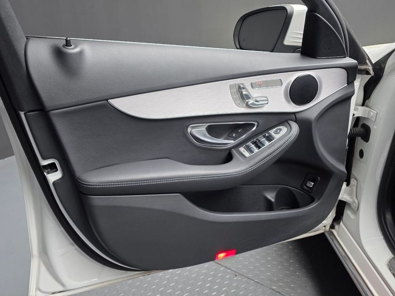 2020 Mercedes-Benz C-Class C220 d 4MATIC photo 24