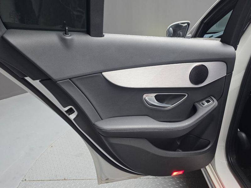 2020 Mercedes-Benz C-Class C220 d 4MATIC photo 25