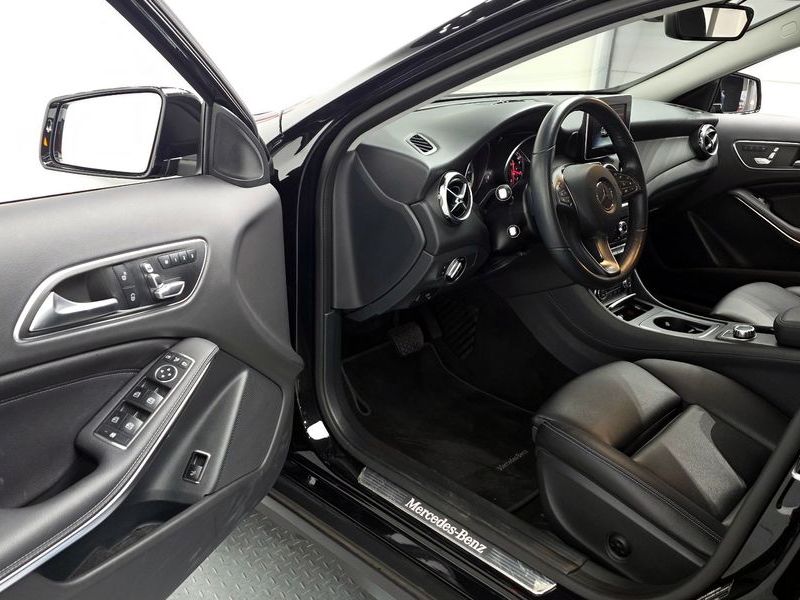 2019 Mercedes-Benz A-Class GLA220 photo 10