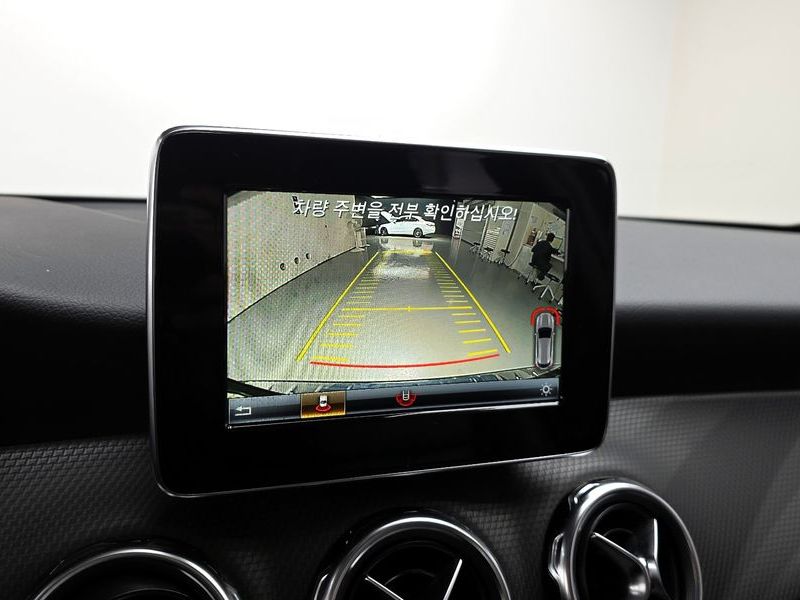 2019 Mercedes-Benz A-Class GLA220 photo 14