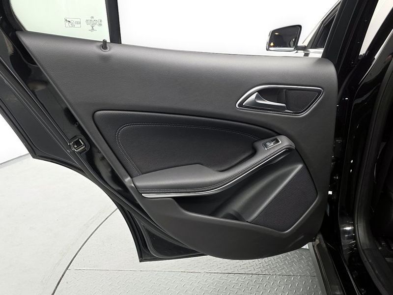 2019 Mercedes-Benz A-Class GLA220 photo 25