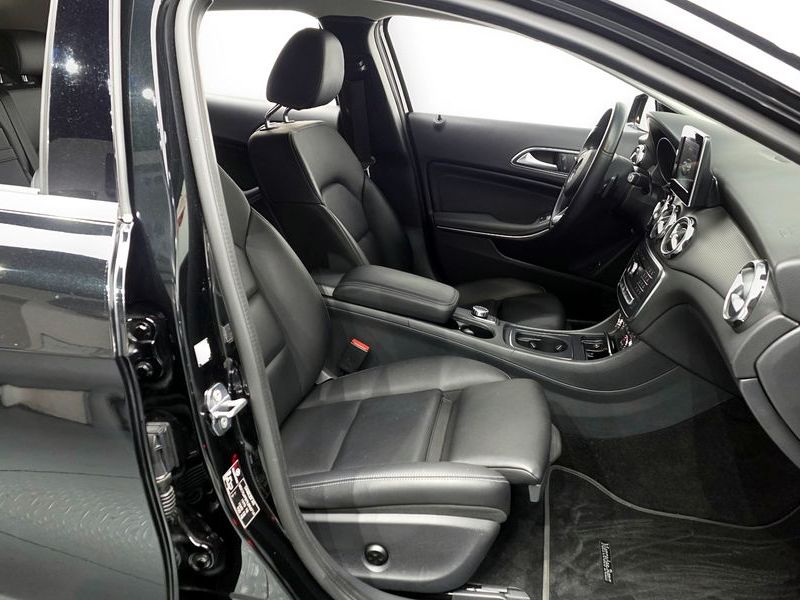 2019 Mercedes-Benz A-Class GLA220 photo 26