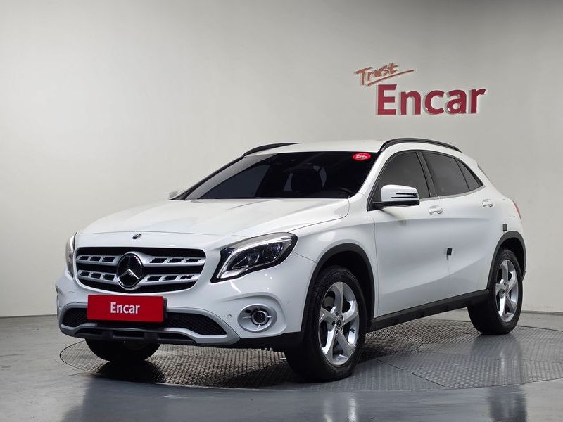 2019 Mercedes-Benz A-Class GLA220 photo 1