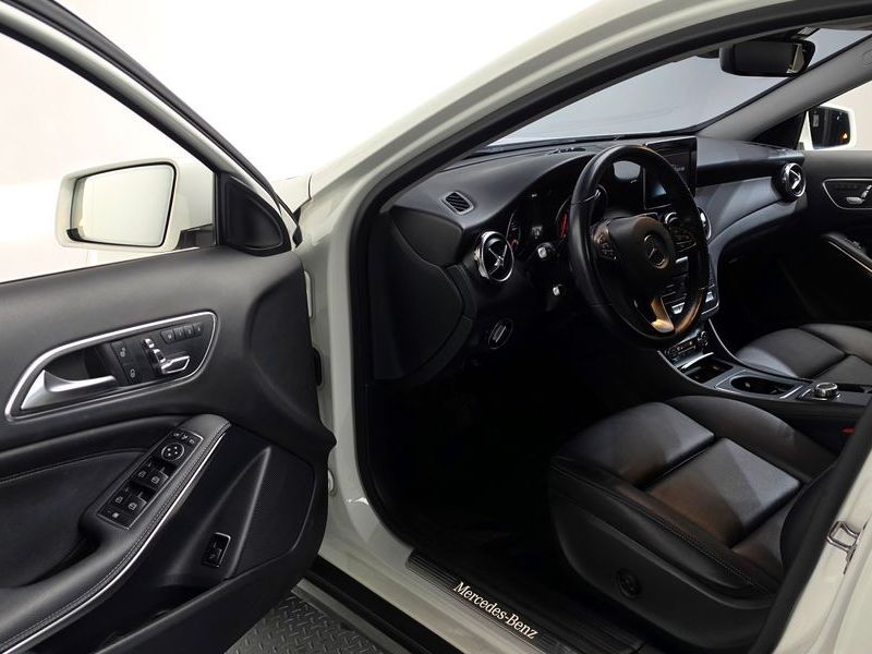 2019 Mercedes-Benz A-Class GLA220 photo 10