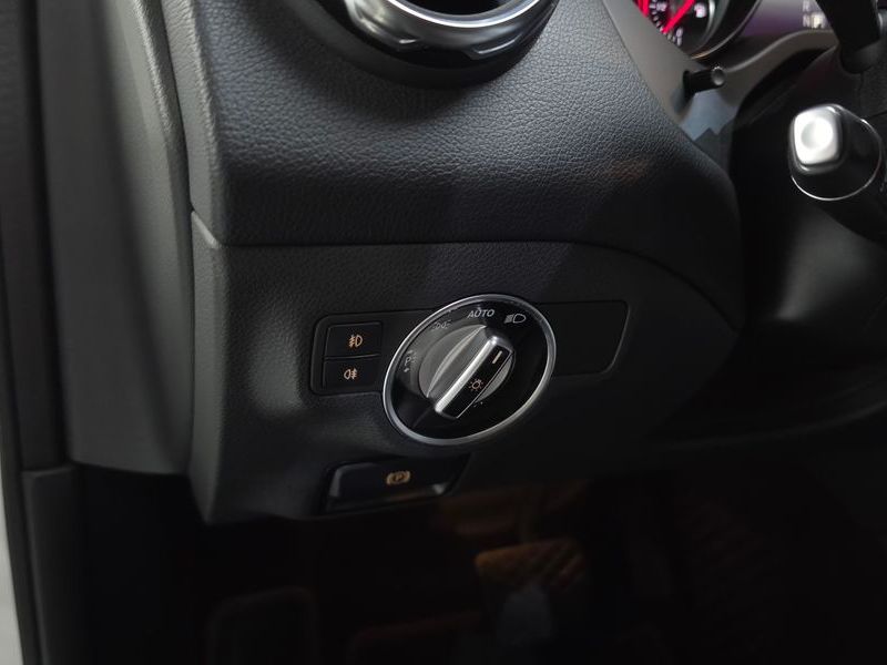 2019 Mercedes-Benz A-Class GLA220 photo 17