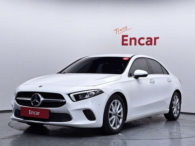 2020 Mercedes-Benz A-Class A220 Sedan photo 1