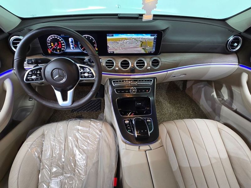 2019 Mercedes-Benz E-Class E300 4MATIC Exclusive photo 7