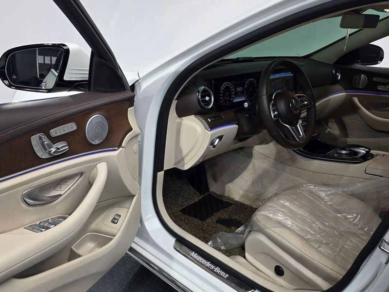 2019 Mercedes-Benz E-Class E300 4MATIC Exclusive photo 10