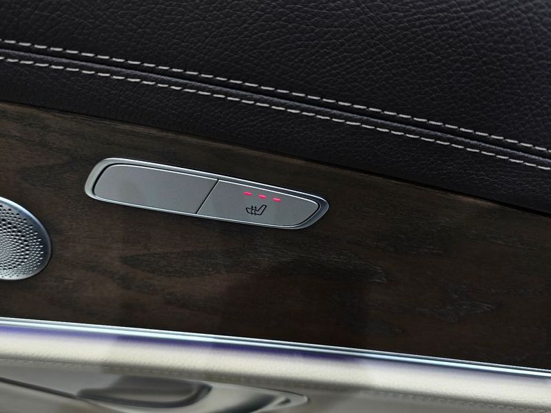 2019 Mercedes-Benz E-Class E300 4MATIC Exclusive photo 18