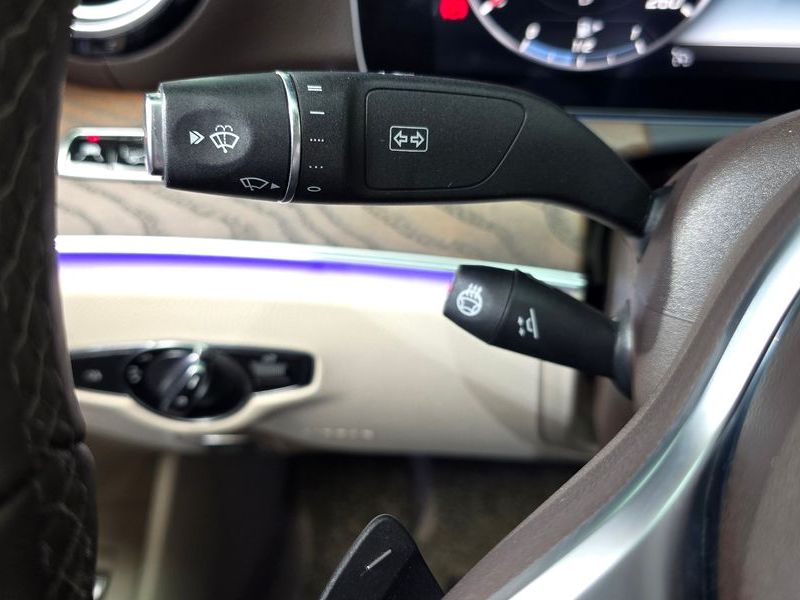 2019 Mercedes-Benz E-Class E300 4MATIC Exclusive photo 28