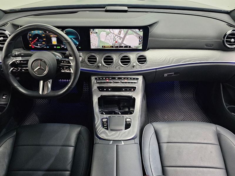 2022 Mercedes-Benz E-Class E350 4MATIC AMG Line photo 7