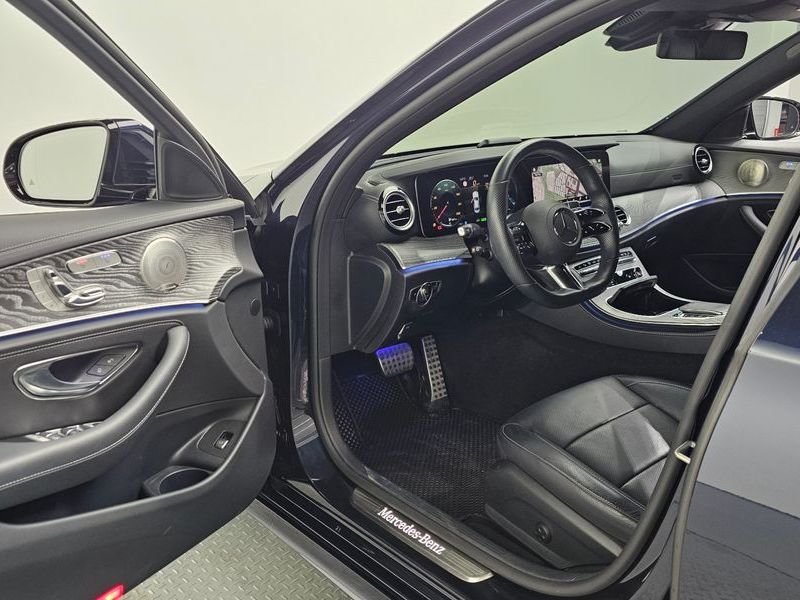 2022 Mercedes-Benz E-Class E350 4MATIC AMG Line photo 10