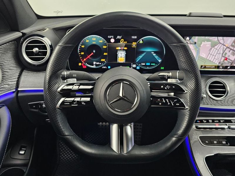2022 Mercedes-Benz E-Class E350 4MATIC AMG Line photo 13